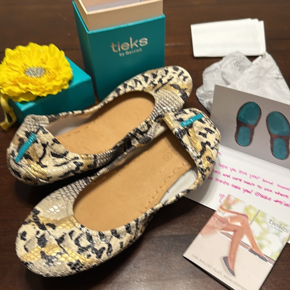 Tieks Sand Snake Pattern Ballet Flats Size 8 Original Box Flower